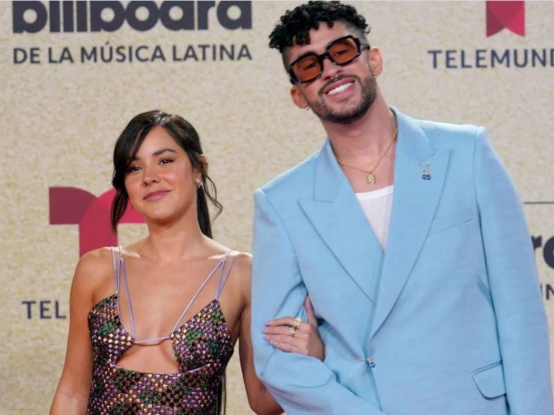 Hasta ahora se creía que el cantante Bad Bunny mantenía una relación sentimental con una joven llamada Gabriela Berlingeri.