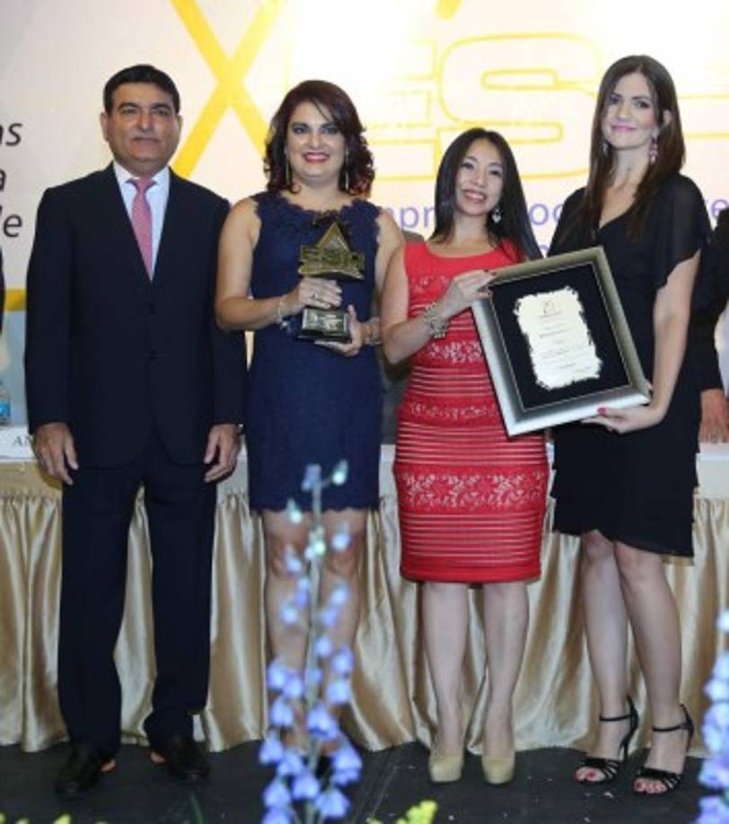 Yusuf Amdani, Irma Salinas, Flor Handal y Keren Villalobos.