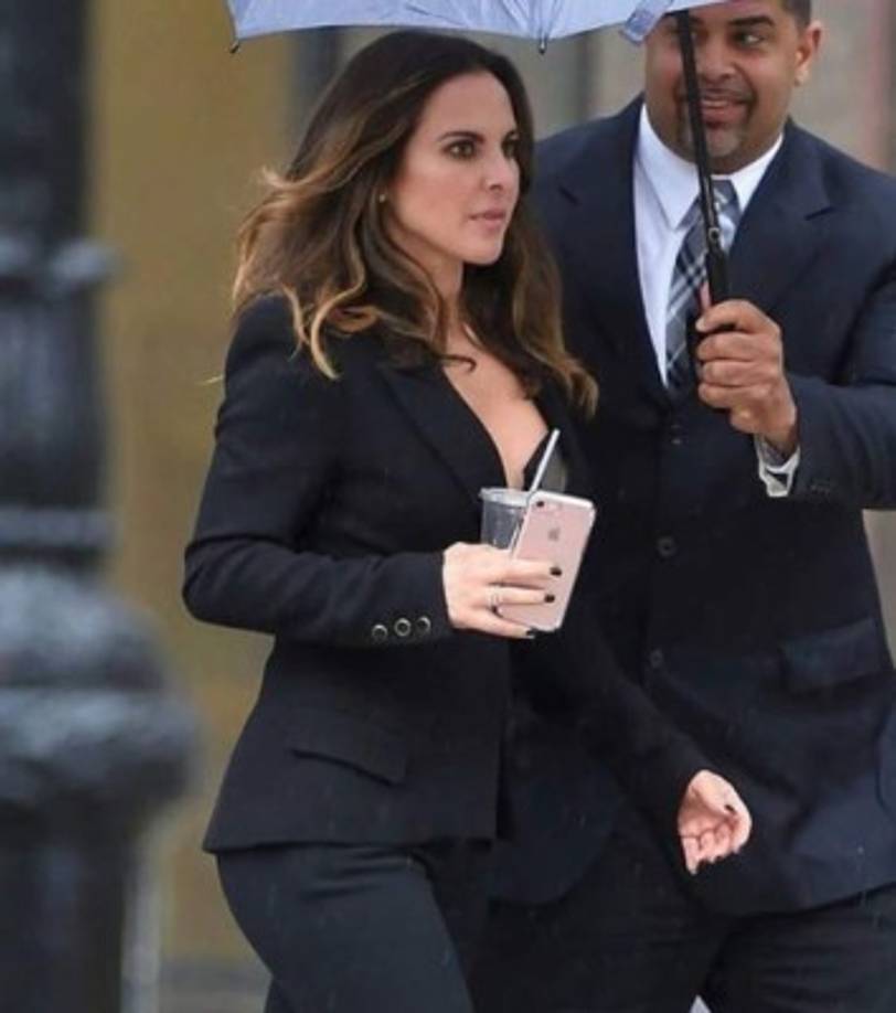 Del Castillo dijo en el documental de Netflix que “la misma empresa te sexualizaba de una manera muy fuerte. En las comidas de publicistas eras básicamente una elegida así ‘wow’ si te invitaban a las comidas de publicidad, porque literalmente esas comidas eran para ofrecer a las actrices a los publicistas, que son la gente que mete el dinero en Televisa”.<br/>