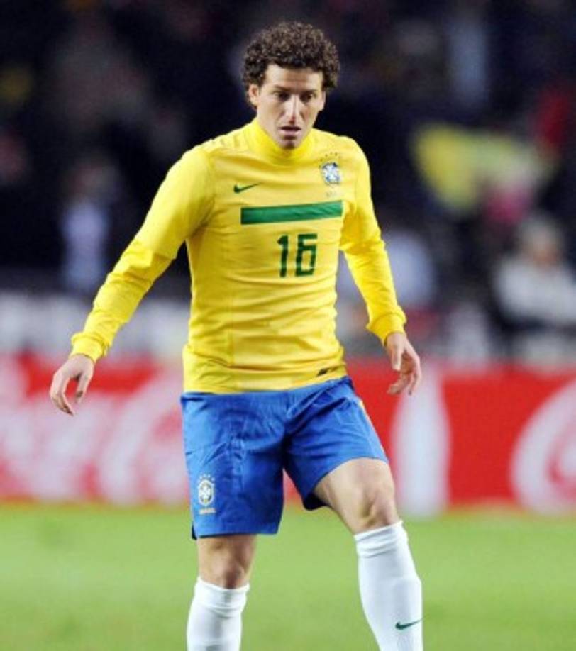 Elano Blumer. Jugador brasileño que en países de habla hispana provocaba risas con su nombre.
