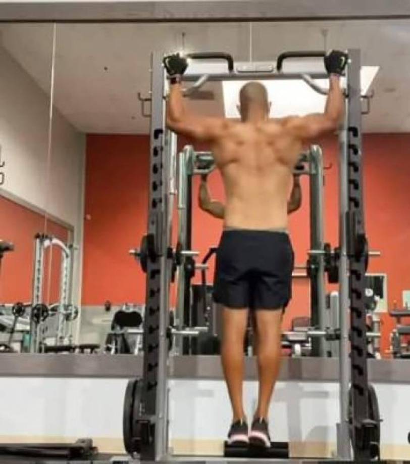 Víctor Bernárdez se ha dedicado al fitness para transformar su físico. Así lo demuestra en sus redes sociales.