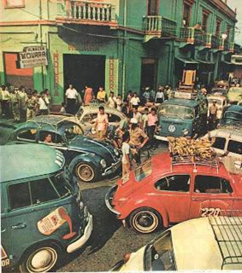 En 1970, la tercera avenida, cerca de Jorge J. Larach.