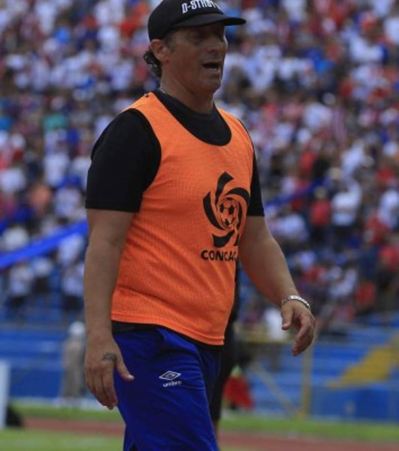 Pedro Troglio: Sorpresa. Según informa el periodista uruguayo Eduardo Gutierrez, el estratega del Olimpia es candidato para convertirse en nuevo director técnico de la selección de Venezuela luego de la renuncia de Dudamel.