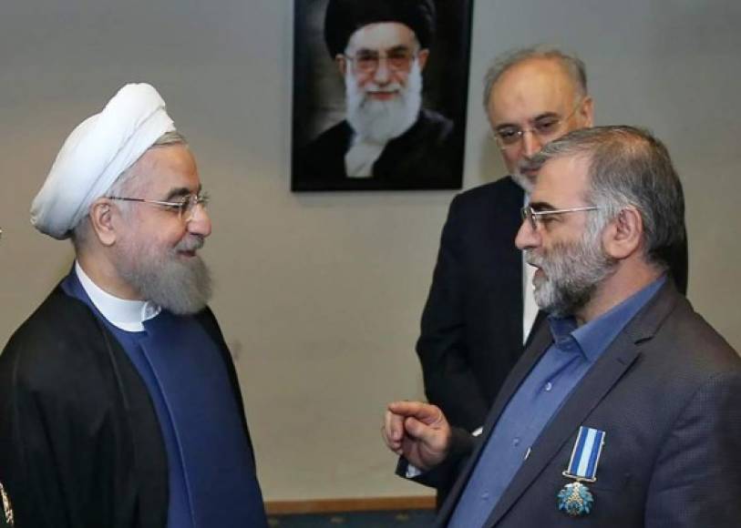 El presidente iraní, Hasan Rohani, acusó a Israel, el gran enemigo de la República islámica, de haber orquestado este asesinato, jugando a los 'mercenarios' de Estados Unidos. Funcionarios estadounidenses atribuyeron, en declaraciones al New York Times bajo anonimato, la responsabilidad a Israel. Teherán prometió tomar represalias.