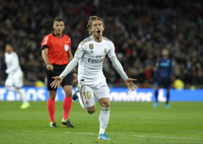 Luka Modric: Para sorpresa de muchos, el volante croata aparece en la lista de los que dejará al Real Madrid, según Mundo Deportivo.