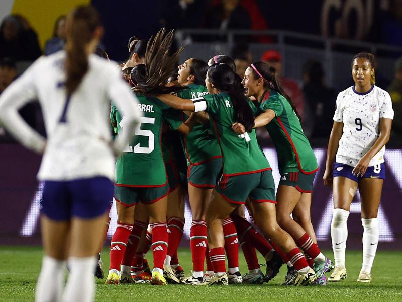 México se impuso con dos espectaculares goles de Lizbeth Ovalle y Mayra Pelayo en los minutos 38 y 90+2 .