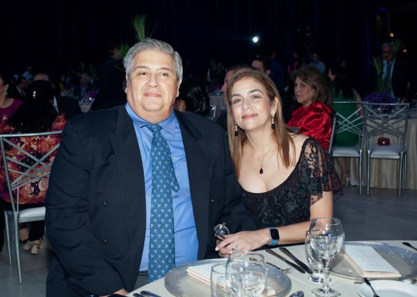 Juan Carlos Sabillón y Ruth Marie Canahuati