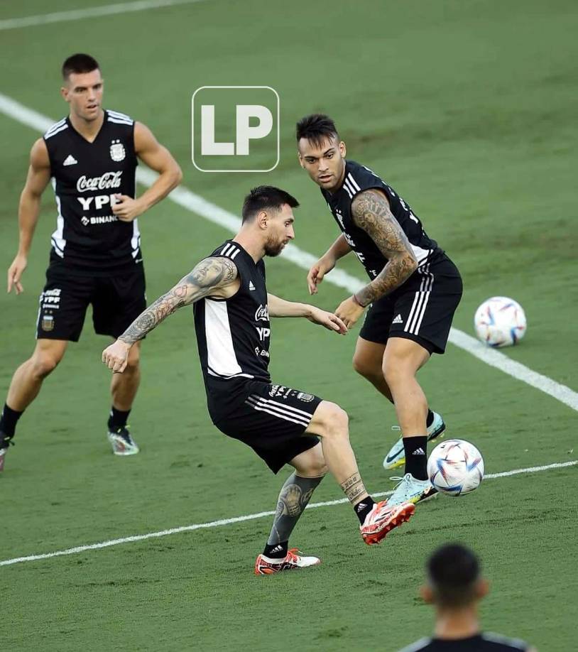 El astro del París Saint Germain trabajó muy atento en el entrenamiento.