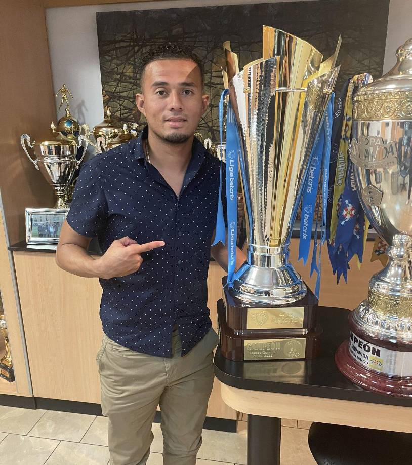 El Fútbol Club Motagua, recientemente campeón del fútbol hondureño, anunció la renovación del mediocampista Walter Martínez Betanco.