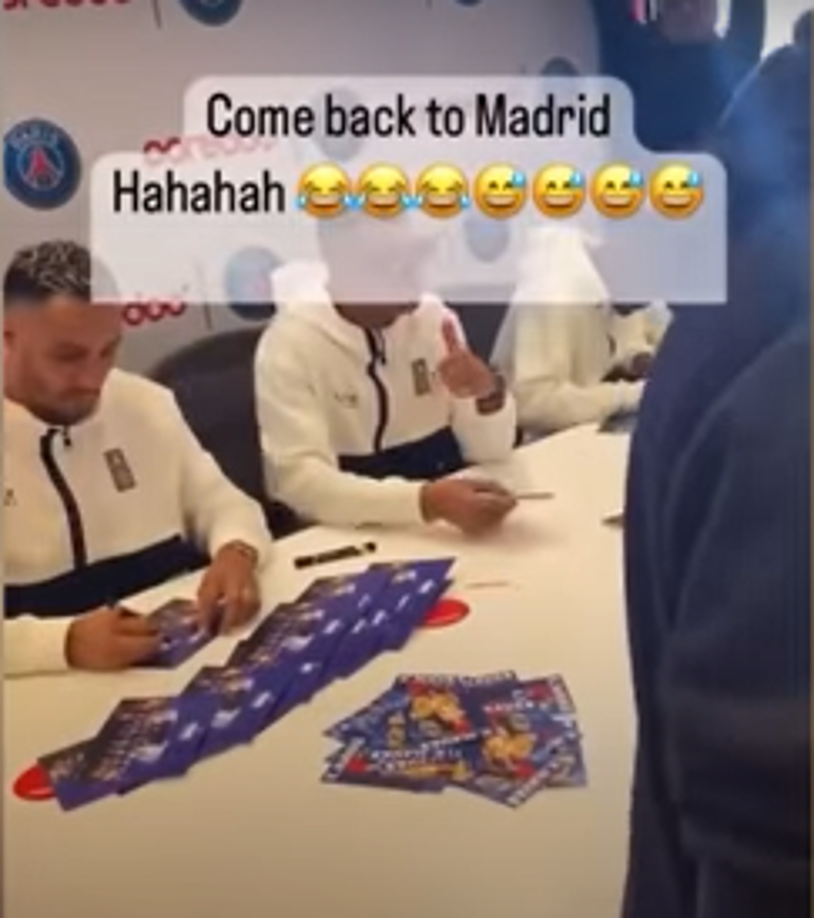 El gesto de Mbappé sorprenderá a más de uno ya que levantó el pulgar cuando escuchó lo que dijo el aficionado.