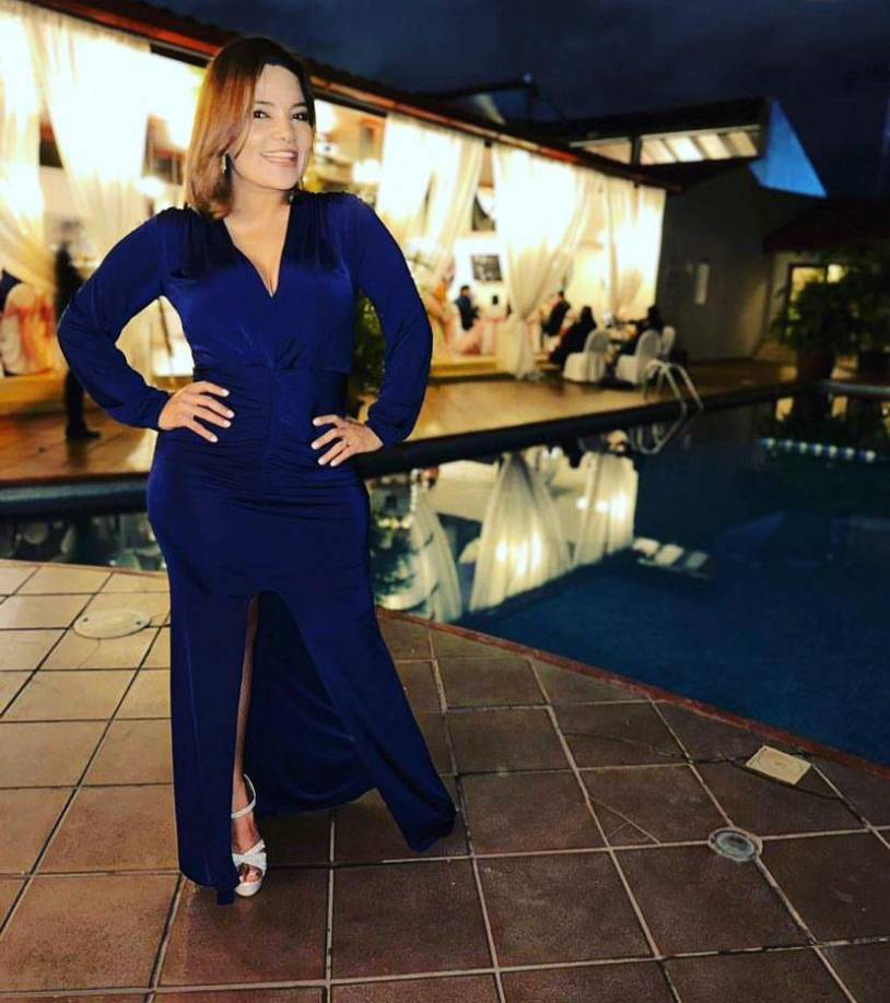 Cuando un compañero le consultó sobre qué le dará a su esposo para el Día del periodista, mismo que se celebra el 25 de mayo, Ariela respondió “un hijo”. 