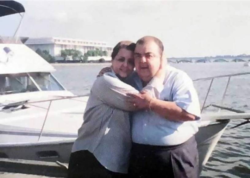 Rafael Ferrari junto a su esposa Rosina Guevara, quien falleció el 24 de mayo de 2009 en Miami, Estados Unidos.