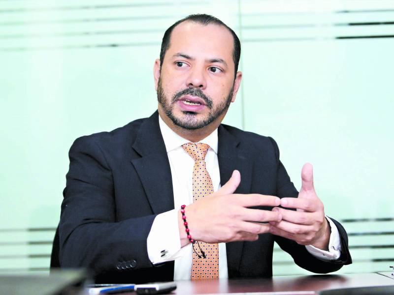 Gustavo Solórzano, abogado.