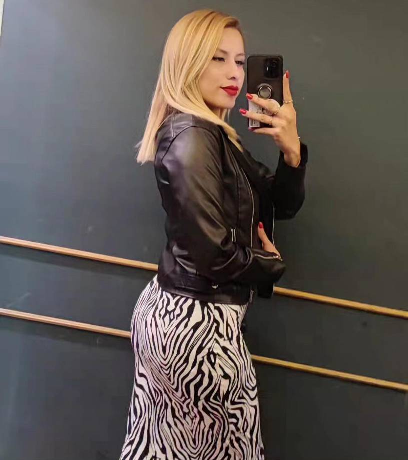 La comunidad lamenta profundamente la pérdida de Claudia Verónica Moreno, una joven que vivió intensamente su pasión por las motos, y que hoy es recordada con cariño por familiares y amigos.