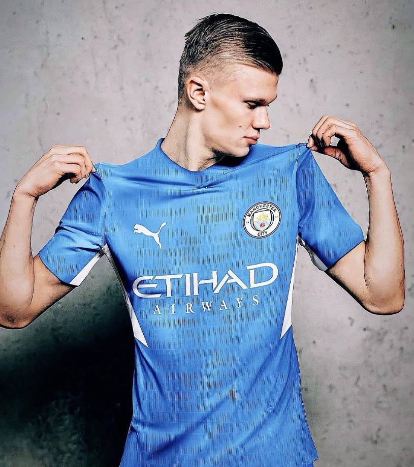 OFICIAL: El Manchester City confirmó un principio de acuerdo para fichar al futbolista noruego Erling Haaland. El jugador, aún en las filas del Borussia Dortmund, se incorporará al City el próximo 1 de julio de 2022.