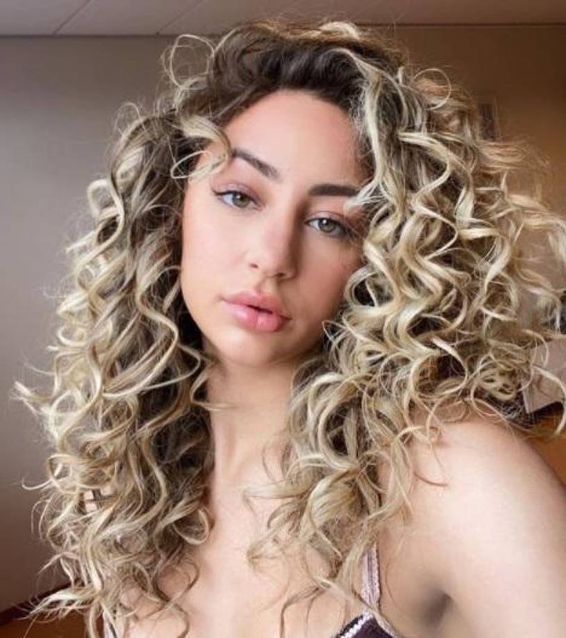 Dilay Willemstein, modelo y bailarina de 21 años, anunció en su cuenta de Instagram que “ya no representaría a los Países Bajos en el gran escenario de Miss Mundo”.