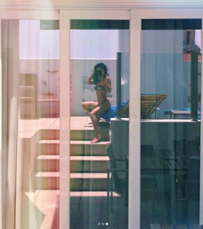 'Mala Mujer', escribió en las fotos que ha recibido miles de halagos por su figura.