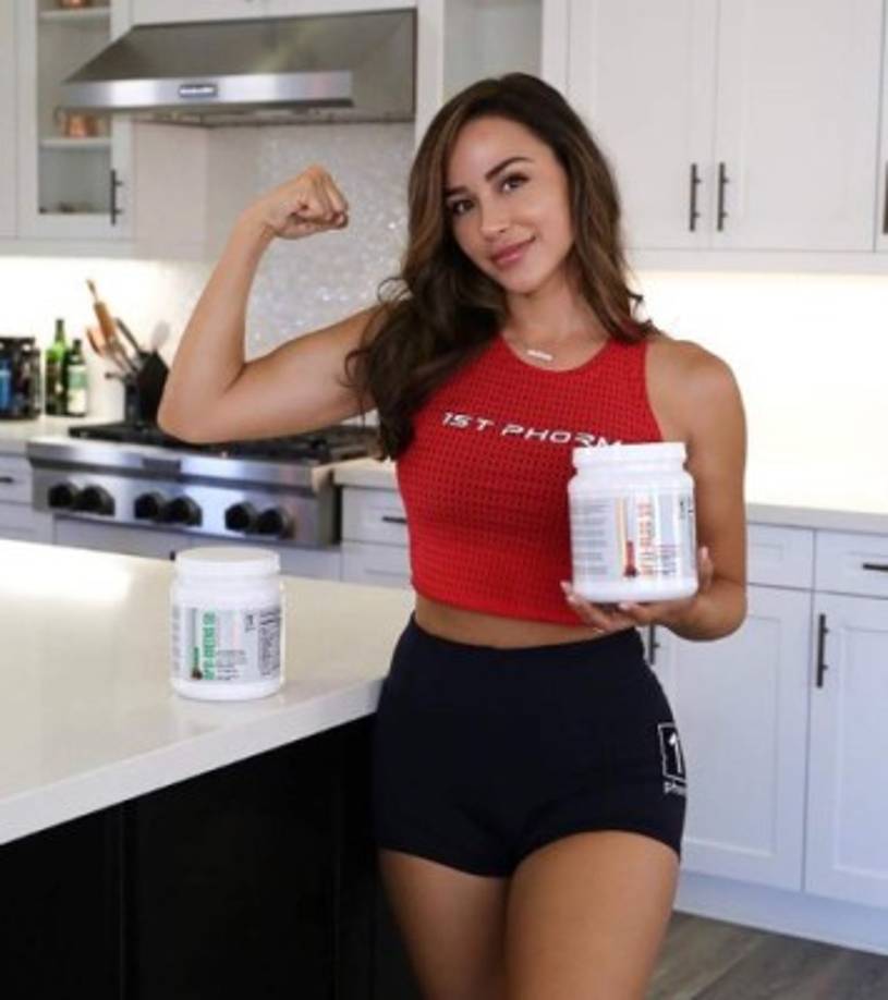 La estadounidense también tiene un canal de Youtube, además de un plan motivacional y programa de ejercicios. La marca que frecuentemente la patrocina en sus redes sociales es la proteína 1st Phorm.