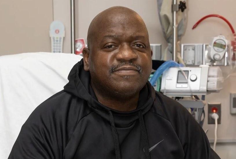 Primer paciente con riñón de cerdo trasplantado recibe alta médica