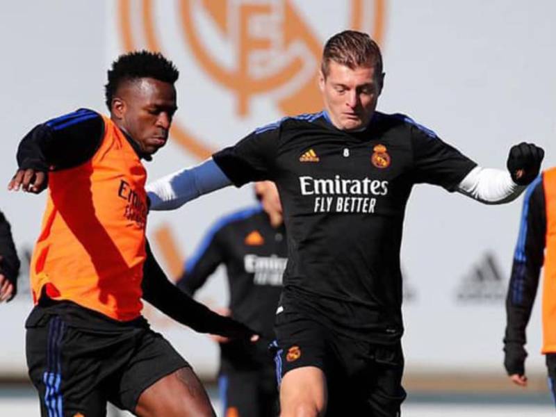 Bombazo en el Real Madrid: El alemán Toni Kroos podría fichar por el equipo merengue para reemplazar a un personaje en la Casa Blanca.