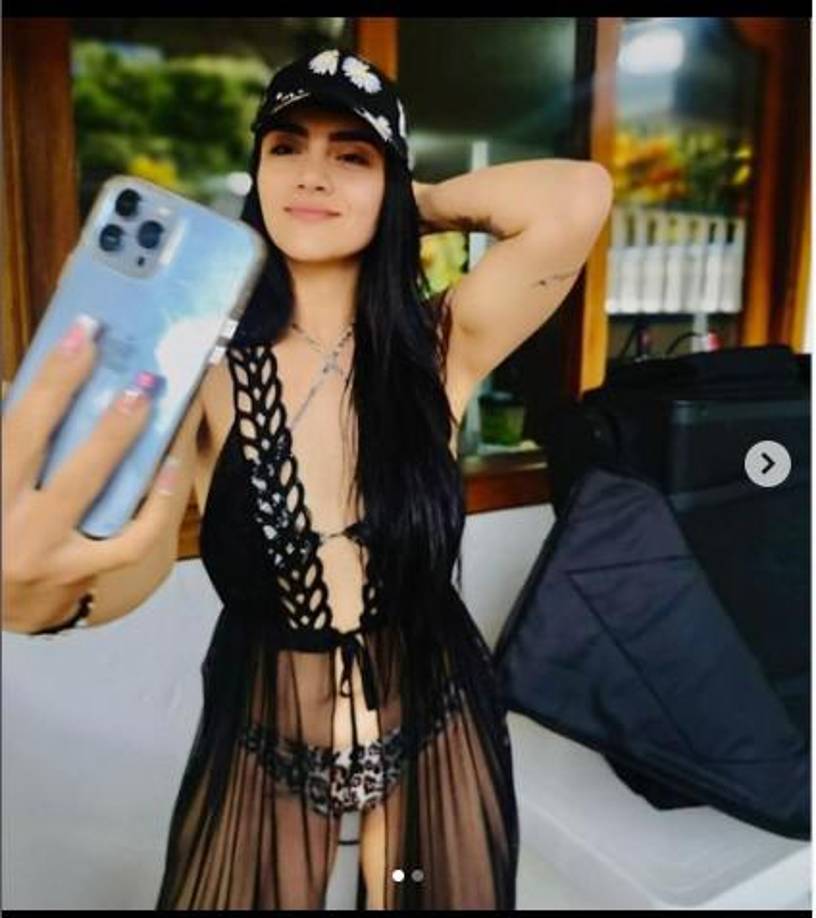 Ni se diga cuando sube fotos en traje de baño aunque la mayoría de sus fotos son uniformada o con ropa casual en sus días libres.