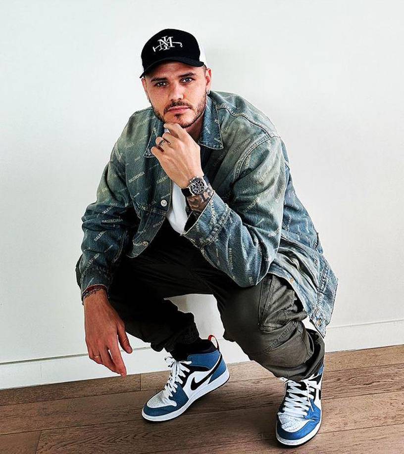 La modelo contó a través de audios a Socios del Espectáculo: “Tiene una cadenita que nunca la subió a ningún lado, con los nombres de los cinco nenes. El bóxer que tenía era negro y en la parte de las solapas del bóxer no tiene tatuajes, en el resto del cuerpo sí.No me expondría tanto si no fuera cierto”.