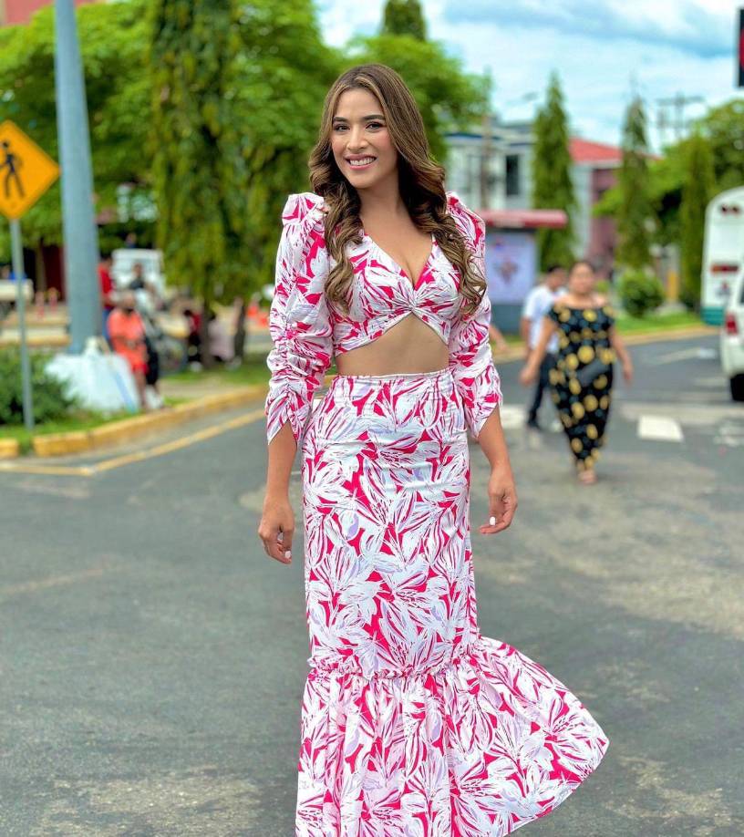 Tras mostrarse así, varios de sus seguidores han especulado teorías que se podría tratar de un posible embarazo, otros la defendieron diciendo que podría tratarse de la enfermedad del dengue.