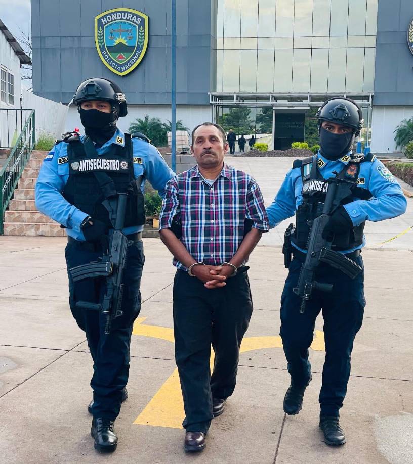 Santos Javier Mendez Diaz tiene 54 y es originario de Santa Rita, Yoro. Es agricultor