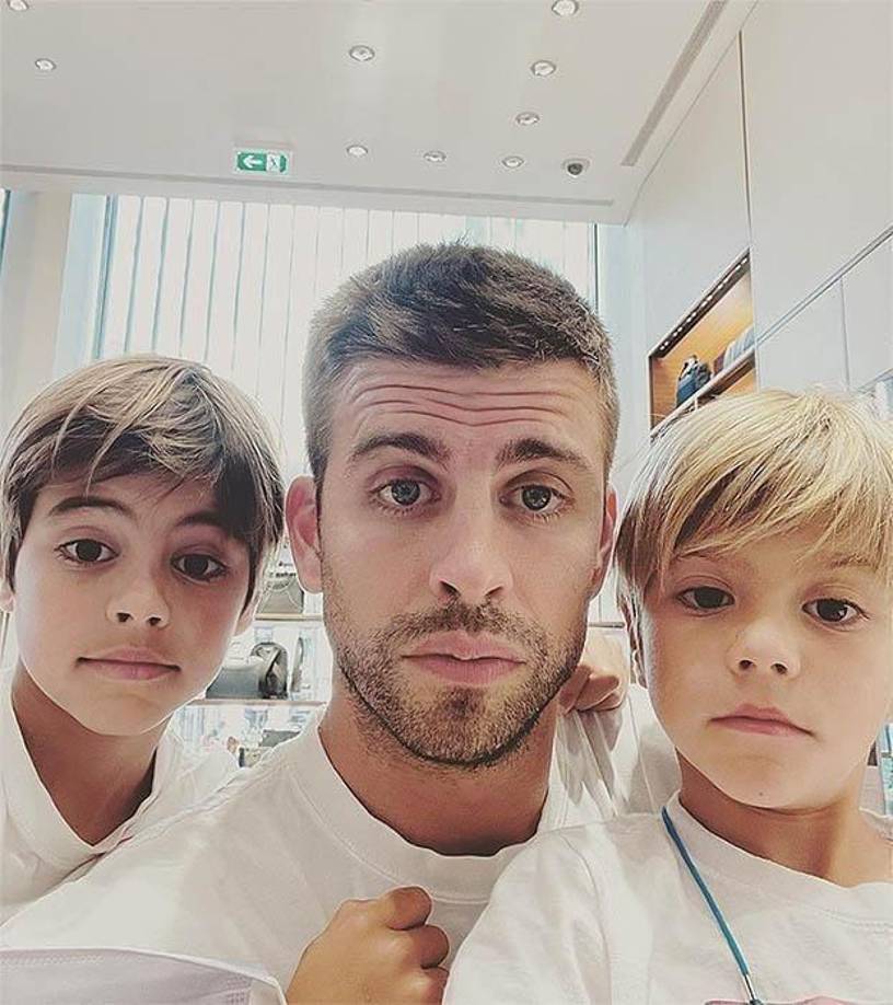 La crianza de Milan y Sasha está dividida, un tiempo los niños pasan con Piqué en Barcelona y otro con Shakira en Estados Unidos. Un cambio en la custodia sería algo radical auque la cantante no lo ha confirmado aún.