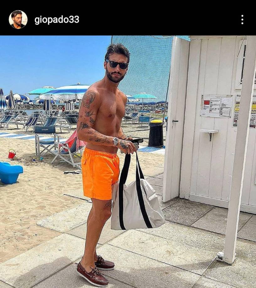 Padovani, de 27 años, jugó en las divisiones juveniles de Napoli hasta 2013, cuando incluso llegó a ser convocado por la selección sub-17 de italiana. Sin embargo, nunca debutó en el cuadro celeste y comenzó una carrera en el ascenso italiano que lo llevó a vestir camisetas de más de 15 clubes.