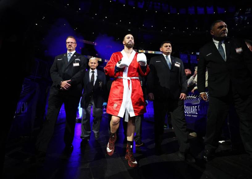 El primero en salir al ring del Madison Square Garden fue el español Sandor Martín.