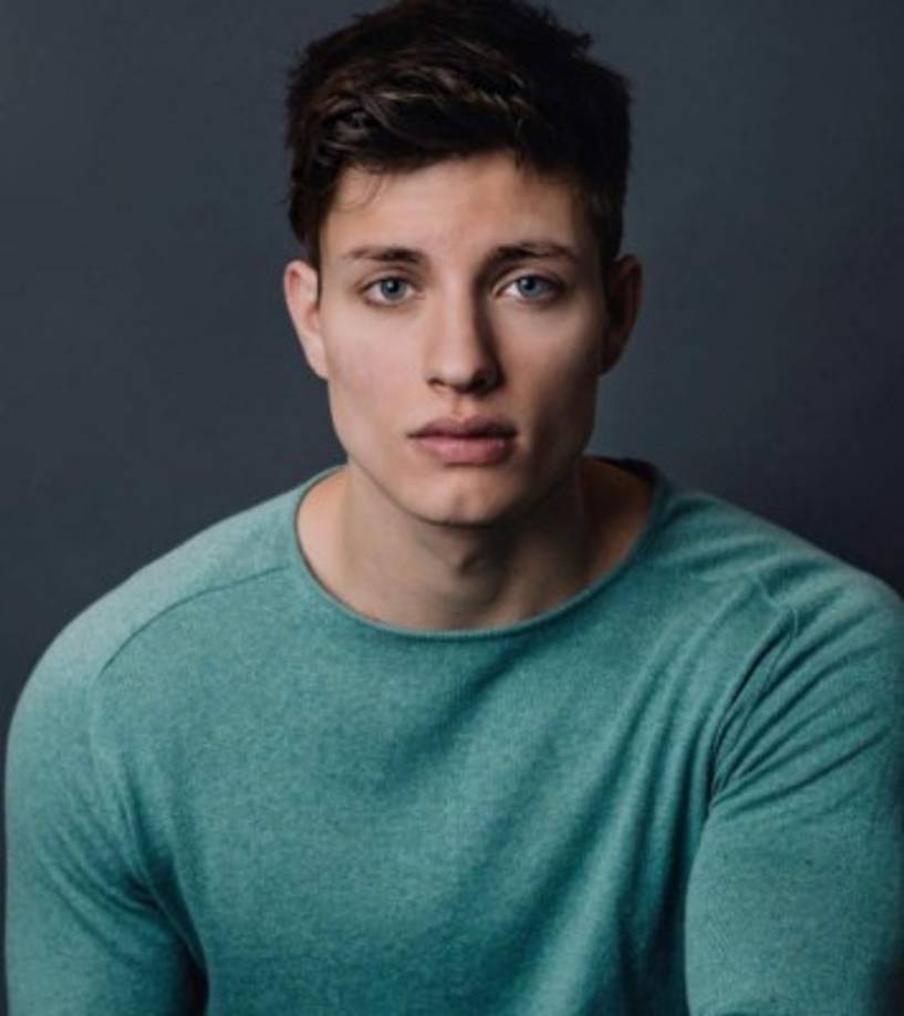 La pareja se conoció en una reunión, a través de amigos en común, de acuerdo con el programa Entertainment Tonight.