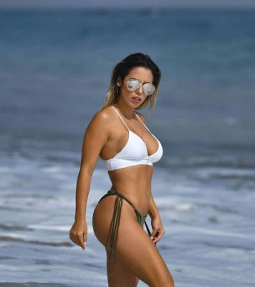 <a href='https://www.laprensa.hn/fotogalerias/farandula/1375662-411/aislinn-derbez-recibe-verano-en-bikini-durante-cuarentena' style='color:red;text-decoration:underline' target='_blank'>TE PUEDE INTERESAR: Aislinn Derbez recibe el verano en bikini durante cuarentena</a>