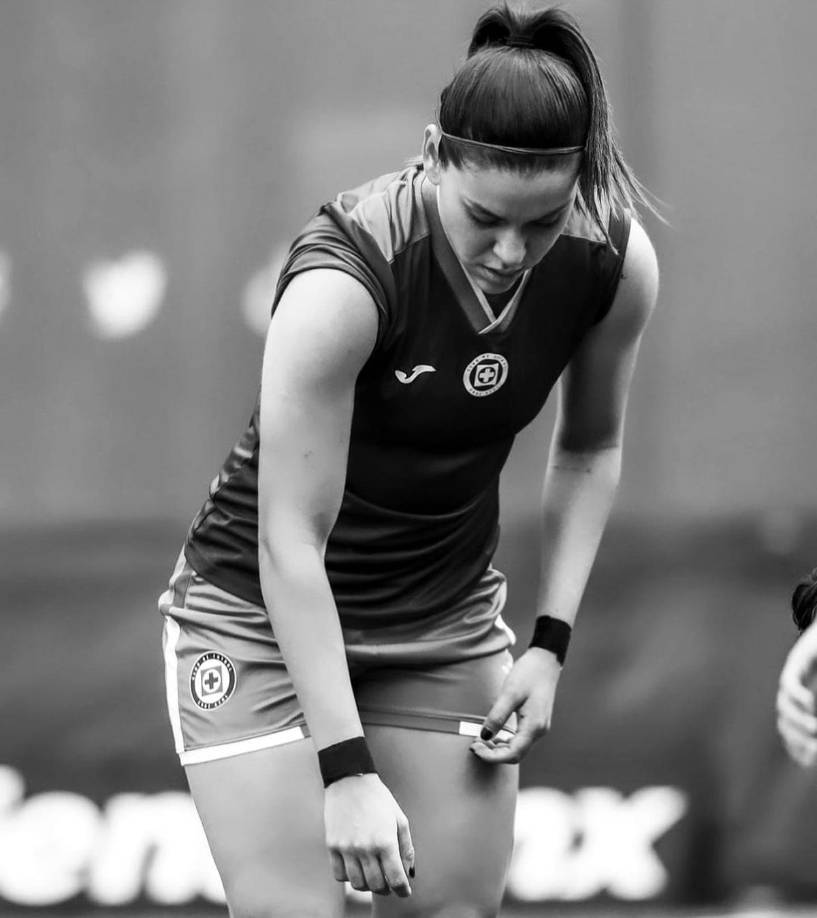 La jugadora y también influencer de 24 años es originaria de Sonora, México. Hizo su debut en la Liga MX Femenil con Chivas en un Clásico Tapatío, un sábado 29 de julio de 2017.