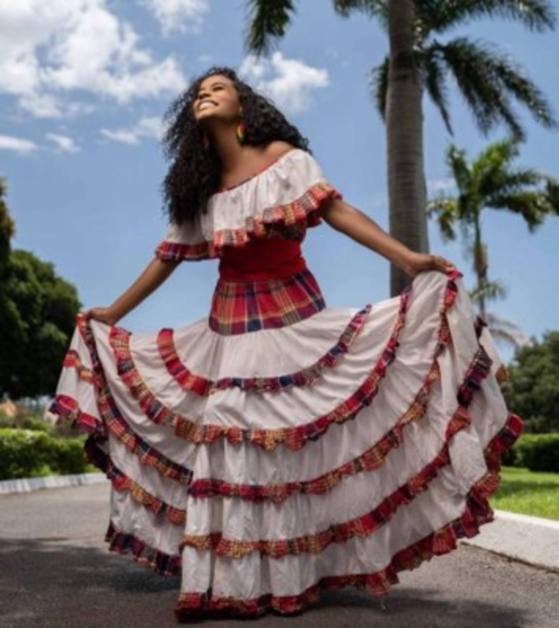 La reina mundial es originaria de la isla caribeña de Jamaica, a los nueve años emigró a Florida en EEUU, donde se ha desarrollado en el ámbito profesional y personal. Ella es psicóloga con un enfoque en la mujer.