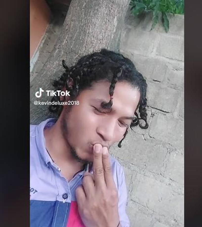 Lo primero que hizo fue cambiar el usuario en TikTok debido a la gran cantidad de personas que comentó sus vídeos.
