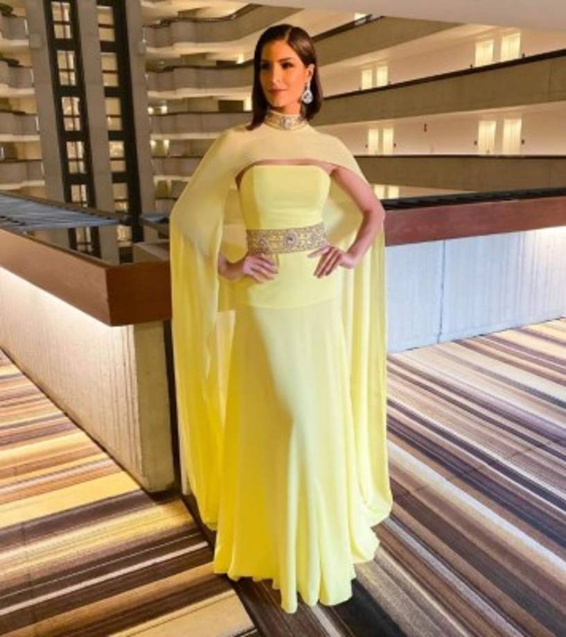Hace unos días Júlia reveló que su vestido preliminar en el Miss Universo 2019, será un diseño del reconocido diseñador de modas brasileño Marcelo Quadros Brand.<br/><br/><br/><br/>