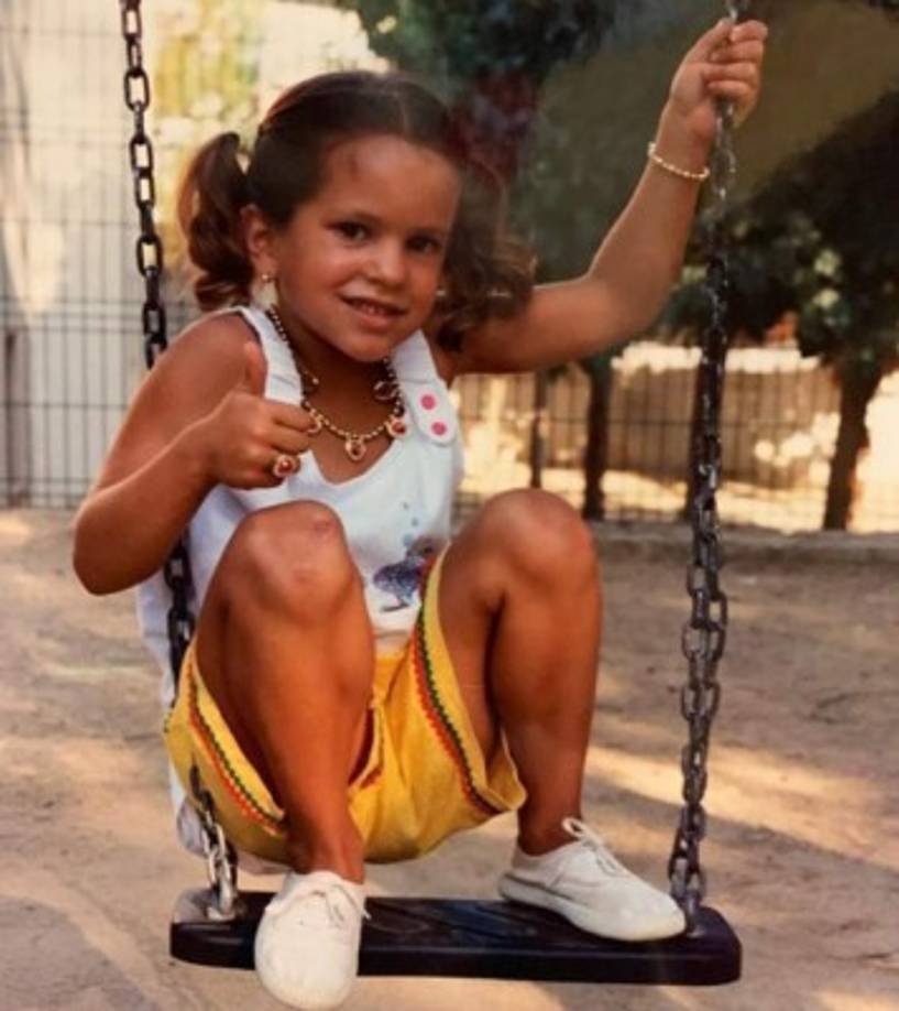 Rosalía Vila Tobella y nació en San Esteban de Sasroviras, Barcelona, España, el 25 de septiembre de 1993 comenzó a los 15 años en la televisión española.<br/>