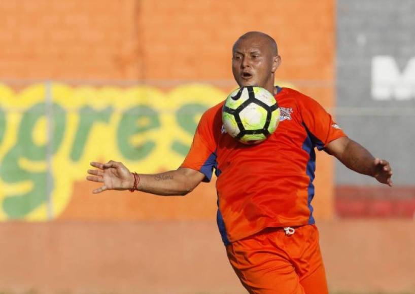Sergio Mendoza: El experimentado defensor jugará con el Lone FC. El zaguero de 37 años de edad jugó inclusive el Mundial del 2010 con la selección de Honduras.