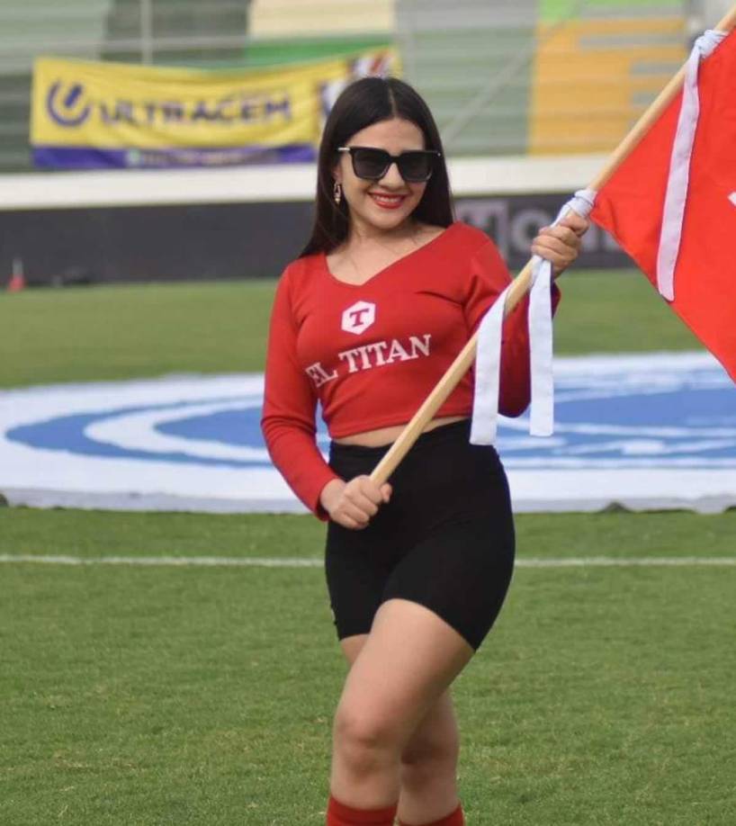 Ambiente y lindas chicas: así se vivió la jornada 17 del Clausura