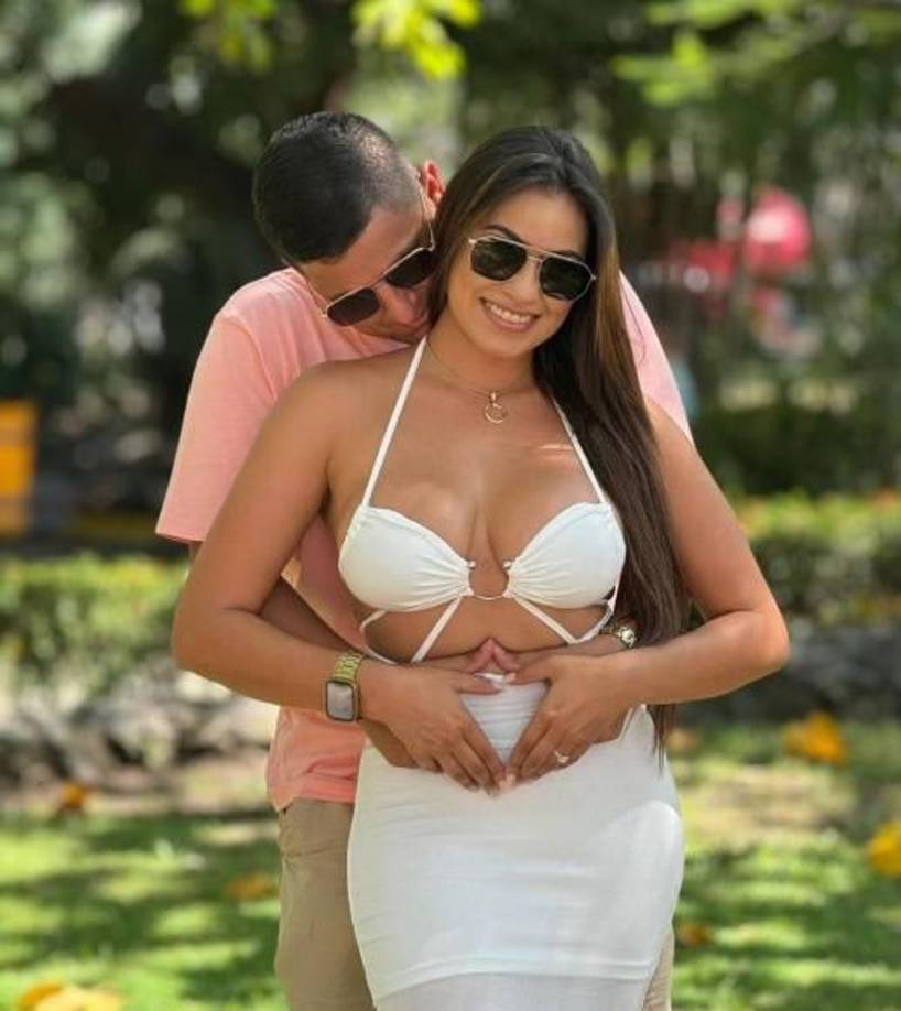 Tanto Alejandra como Javian afirman seguir muy enamorados. 