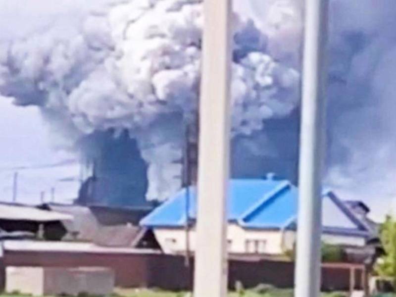 Drones ucranianos alcanzaron aeródromos militares en el norte de Rusia en uno de los mayores ataques de Kiev.