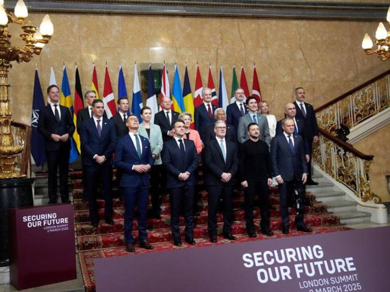 Los líderes europeos se reunieron en una cumbre informal para respaldar a Zelenski tras su fallido viaje a EEUU.