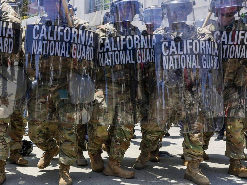Al menos 5,000 soldados han sido desplegados en Los Ángeles para frenar las violentas manifestaciones.