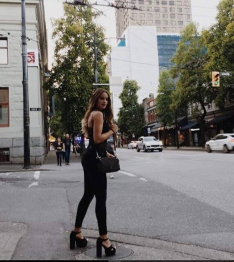 Aunque la mayoría de la gente la reconoce por su papel de Luz Marina Casillas, es una actriz y modelo. Inició su carrera como actriz a los seis años de edad, apareciendo en varias películas, cortometrajes, obras de teatro y apariciones especiales en la TV. <br/><br/>Su primer papel fue en la serie La niñera interpretando a Elenita. En 2016 hizo el personaje de Rosenda en la serie sobre la vida de Juan Gabriel.