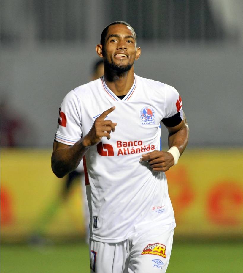 La alegría de Jerry Bengtson tras marcar el primer gol del partido para el Olimpia.