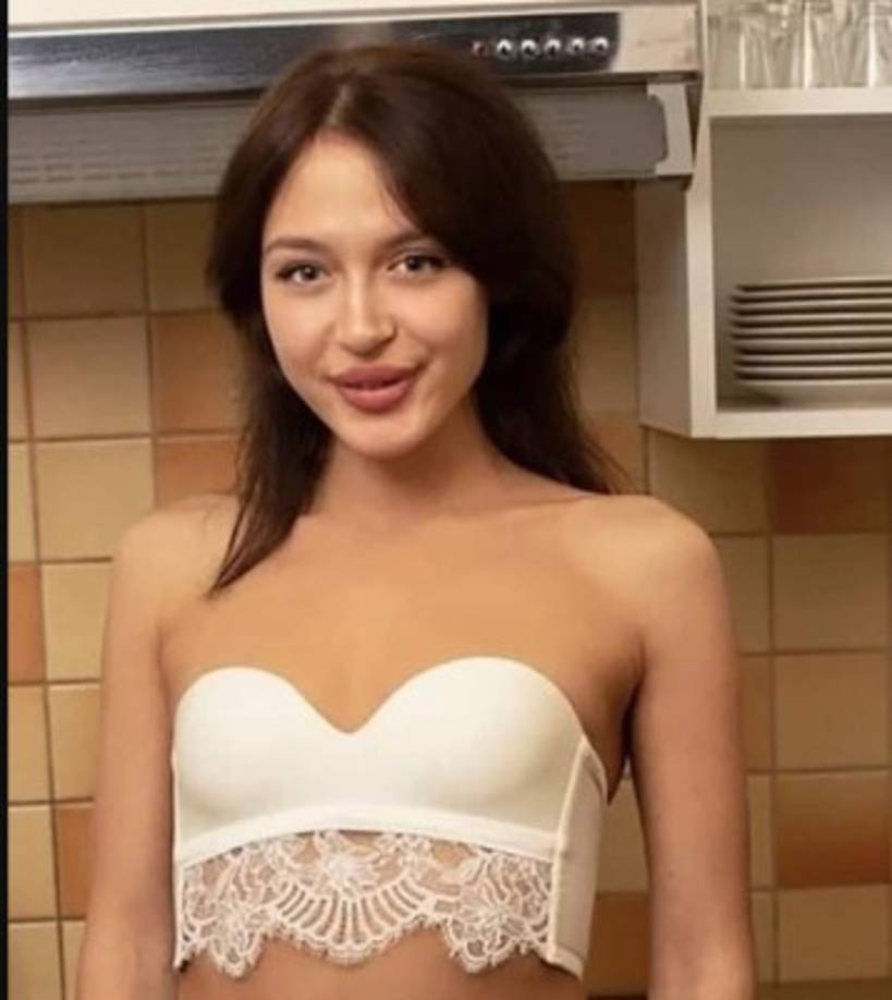 En su mano se encontró una moneda con el mensaje: “Siempre estás en mi corazón”.