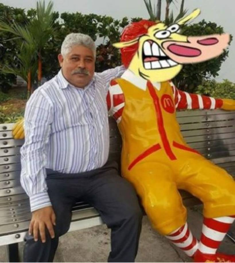 'Yo no me puedo quejar porque en mi país no puede haber trabajo, tampoco seguridad, pero lo que única falta es el entretenimiento de los políticos', se lee en Internet