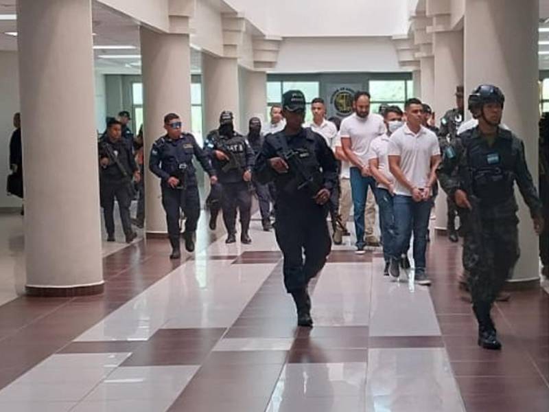 Los seis agentes de la DPI llegaron el jueves 22 de mayo a los juzgados y reconocieron su culpabilidad en el robo de los 14 millones y seis delitos más.