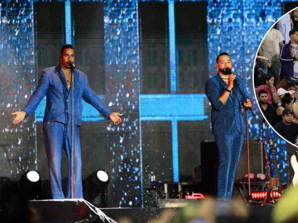 Los bachateros dominicanos que integran el grupo Aventura se presentaron el sábado, 02 de noviembre, en el Estadio Olímpico Metropolitano de San Pedro Sula para cantar sus mejores éxitos como parte de su gira de despedida “Cerrando Ciclos”.